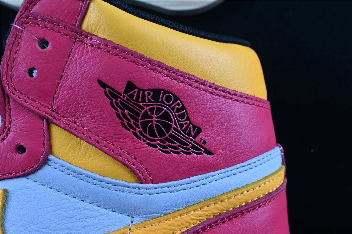 Air Jordan 1“ Light Fusion Red”